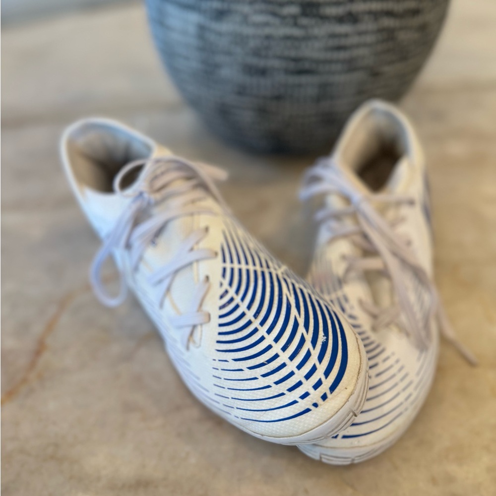 Kids White and Blue soccer futsol futbol indoor adidas predator